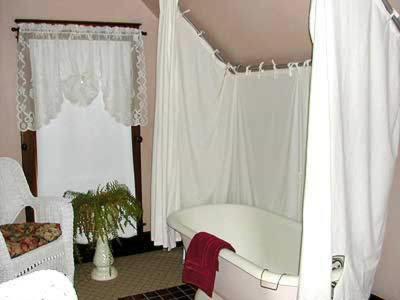 The Corner House Bed & Breakfast Nicholasville Room photo