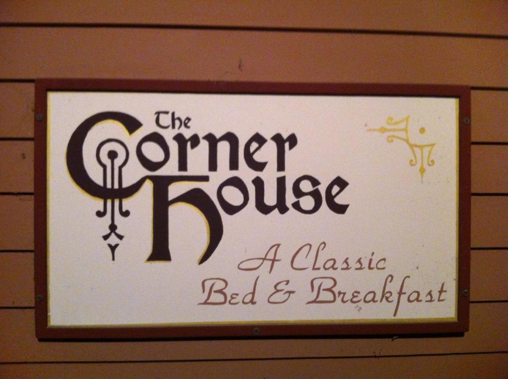 The Corner House Bed & Breakfast Nicholasville Exterior photo